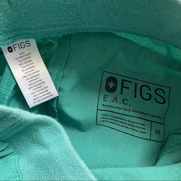 Figs Marine FIONe.a.c Callao-Jogger Scrub Pants & Lekei Four pocket Scrub Top - Picture 9 of 16